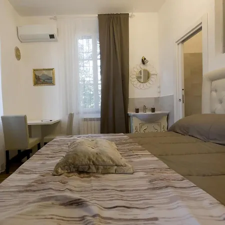 Notte Rosa & Relax Pensión *